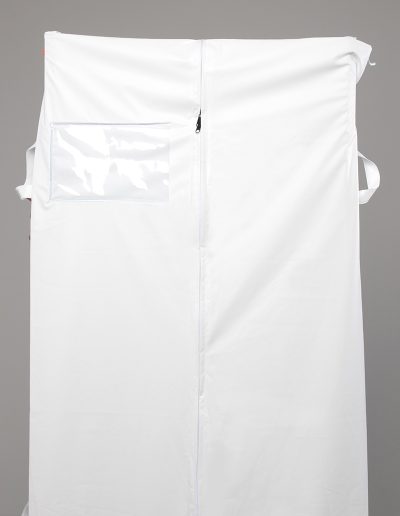 High-quality waterproof body bag for the healthcare sector. Reinforced handles and central zipper for clear identification