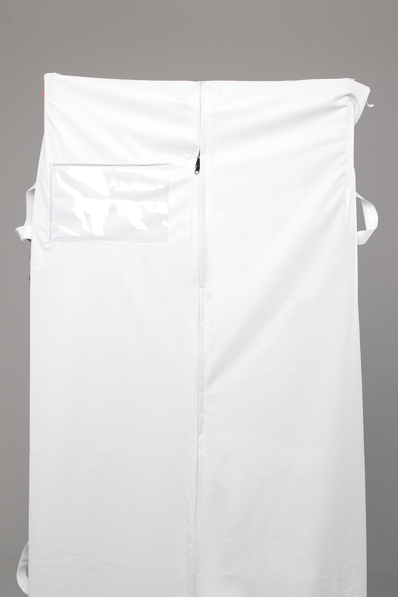 High-quality waterproof body bag for the healthcare sector. Reinforced handles and central zipper for clear identification