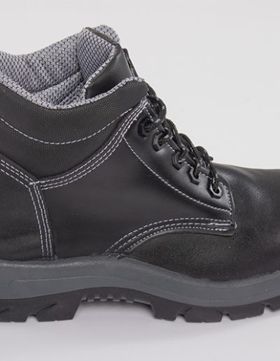 Leather safety boots