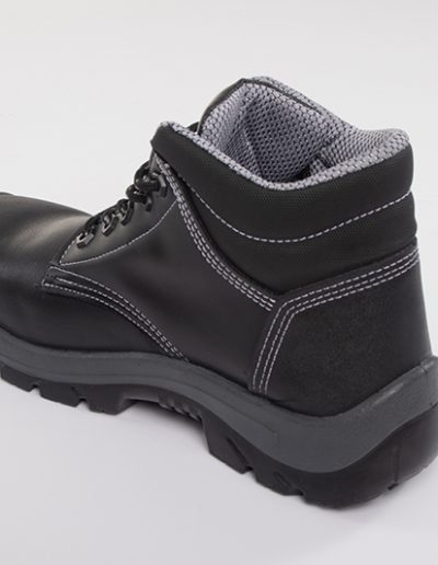 Leather safety boots